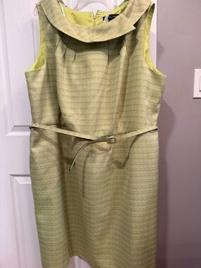 madison leigh Light Green Sleeveless Shift Dress with Slim Belt